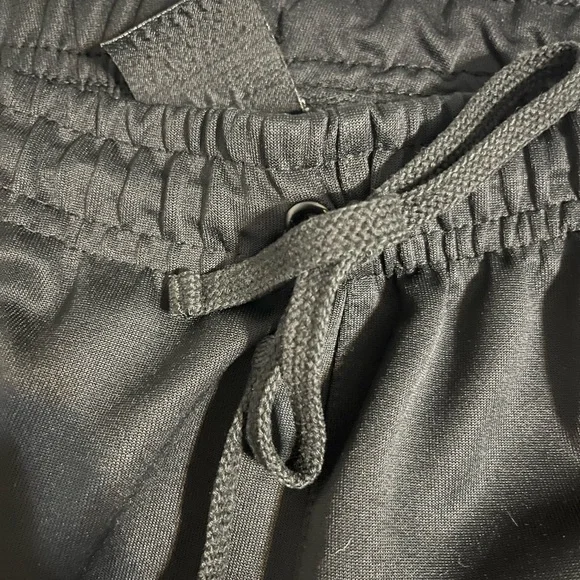 EUC  NIKE SWEATPANTS SIZE LARGE - Picture 8 of 8